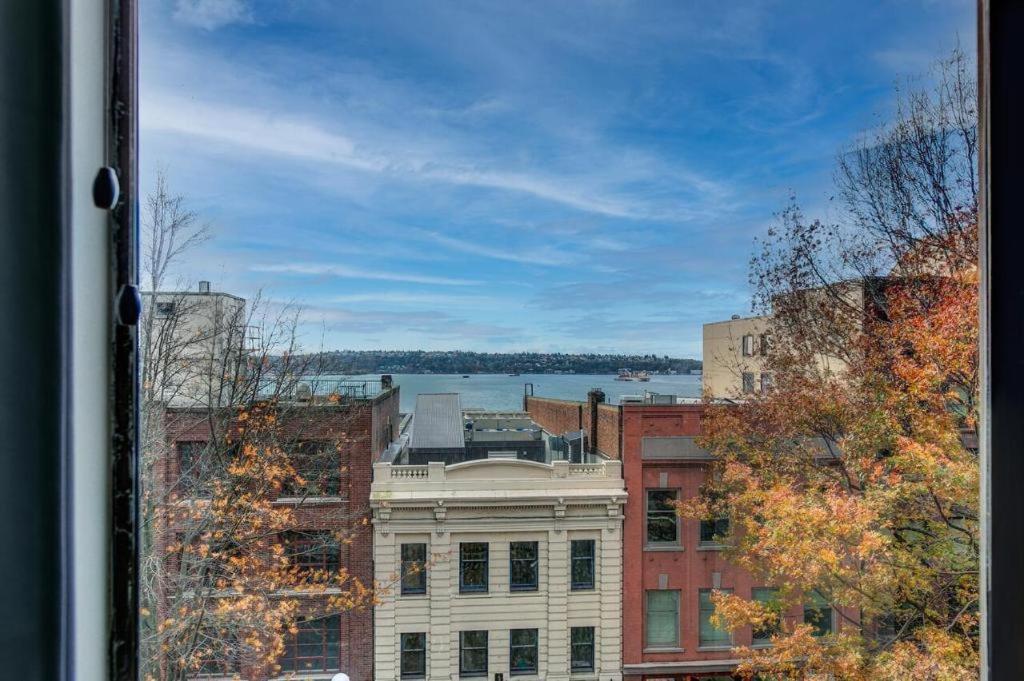ホテル The Oxford Seattle-Downtown エクステリア 写真