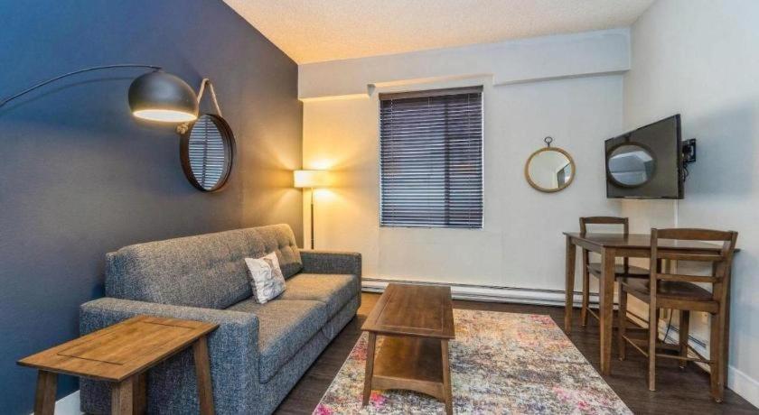 ホテル The Oxford Seattle-Downtown エクステリア 写真