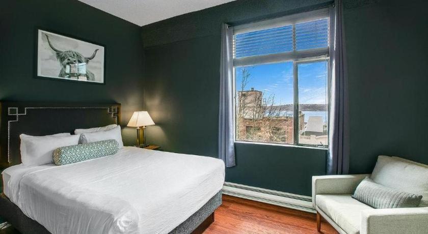 ホテル The Oxford Seattle-Downtown エクステリア 写真