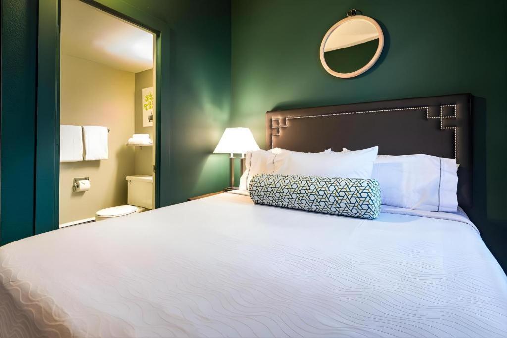 ホテル The Oxford Seattle-Downtown エクステリア 写真