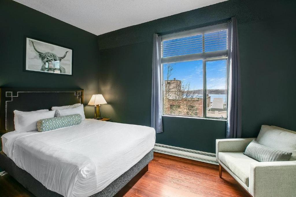 ホテル The Oxford Seattle-Downtown エクステリア 写真